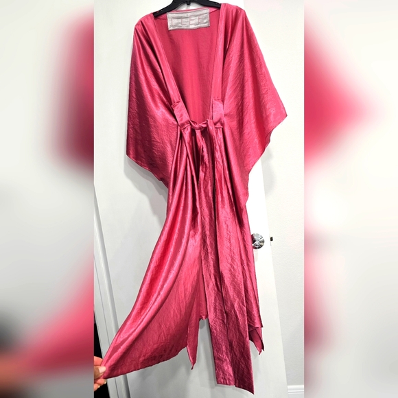 Beautiful Lounging Robe - Picture 1 of 4